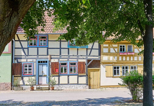 Viele historische Gebäude machen das Flair von Mühlberg aus.